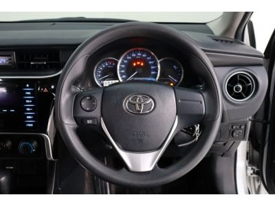 Toyota Altis 1.8 E ปี 2018 สีบรอนซ์เงิน เกียร์อัตโนมัติ รูปที่ 5